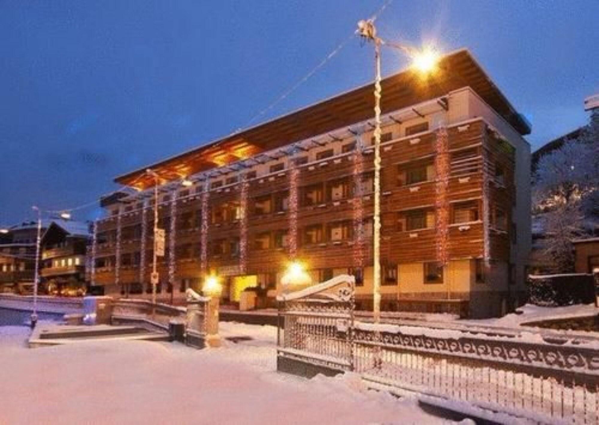 Radisson Residences Savoia Palace Cortina dʼAmpezzo Kültér fotó