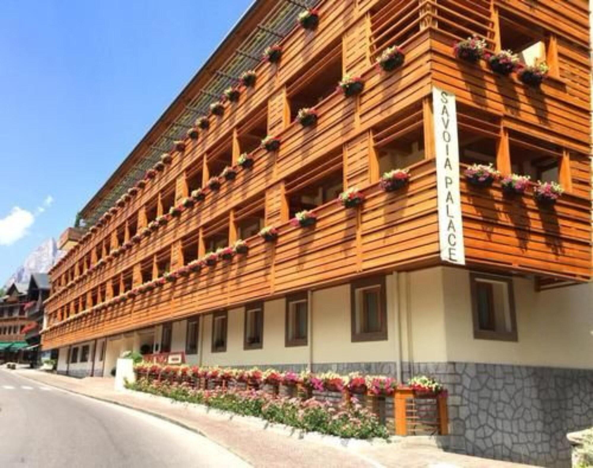 Radisson Residences Savoia Palace Cortina dʼAmpezzo Kültér fotó